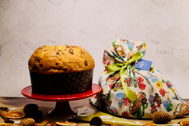 Panettone al Pistacchio - Panettone met chocoladedruppels (+pistachecrème in spuitzak)