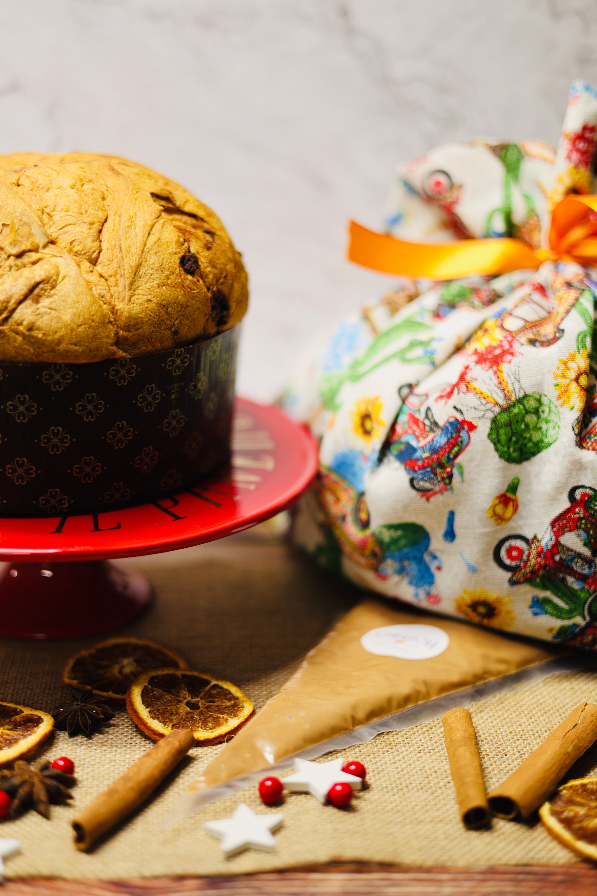 Panettone al Cioccolato e crema al caramello salato - Panettone met chocolade (+ gezouten karamelcrème in spuitzak)